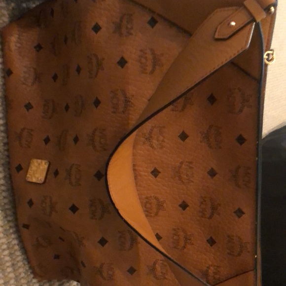 Large bucket bag. Leather - Picture 8 of 12